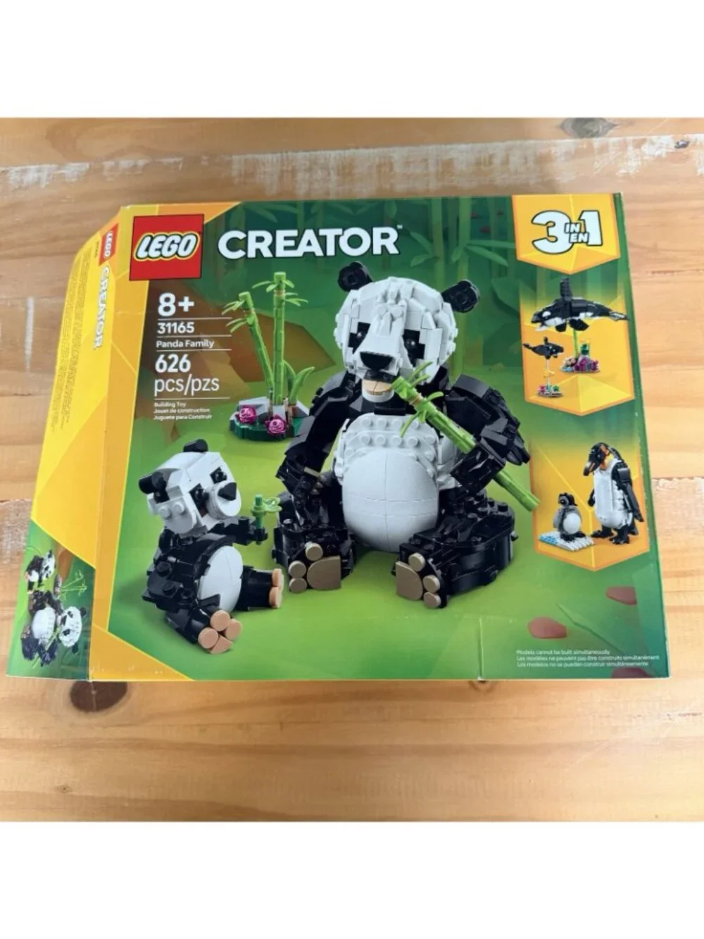LEGO Creator Panda Family 31165 3-in-1 Set, 626 Pieces NEW Open Box